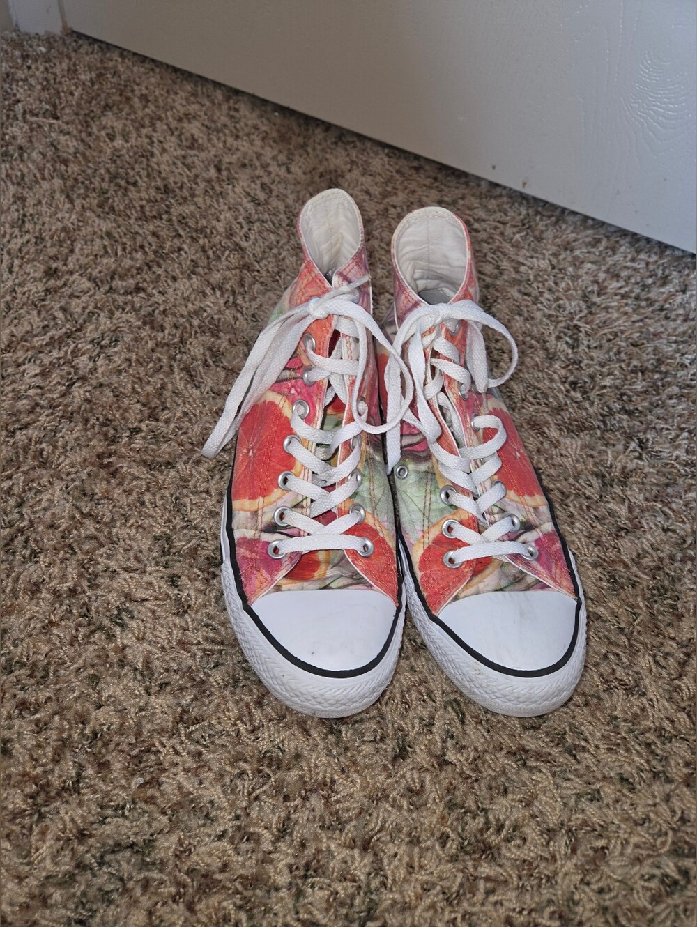 Converse Chuck Taylor Discontinued Grapefruit High Top Sneakers Womens 10